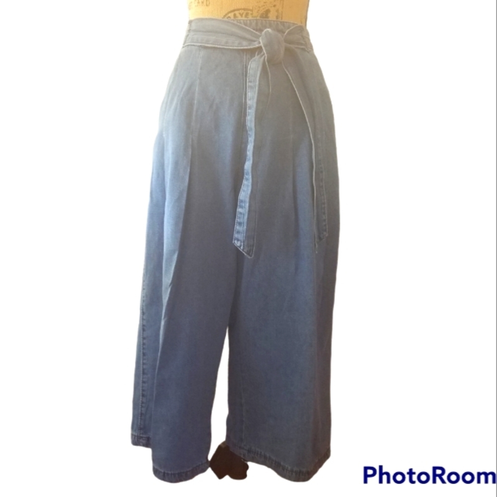 𝅺University Thread capris